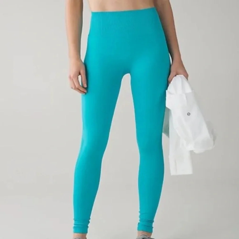 Lululemon Leggings 6 (S XS)Zone In Tight Compression Shaping High Rise turquoise